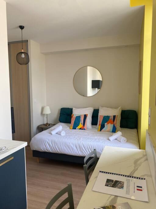 Superbe Studio Centre Ville * Clim * Wifi * Haut De Gamme * Angoulême Exterior foto