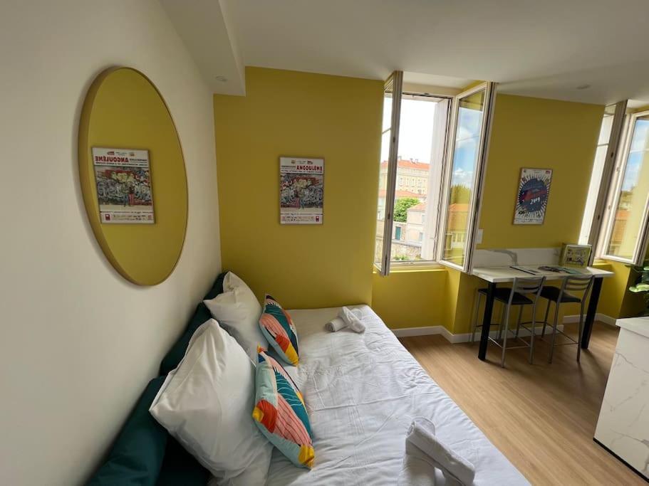 Superbe Studio Centre Ville * Clim * Wifi * Haut De Gamme * Angoulême Exterior foto